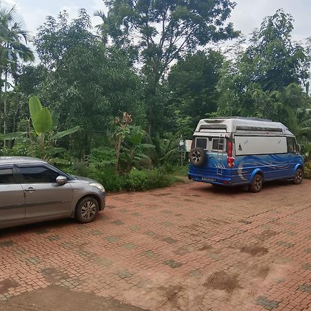 Kalidasa Tree House And Villa, Wayanad Chegāt Екстериор снимка